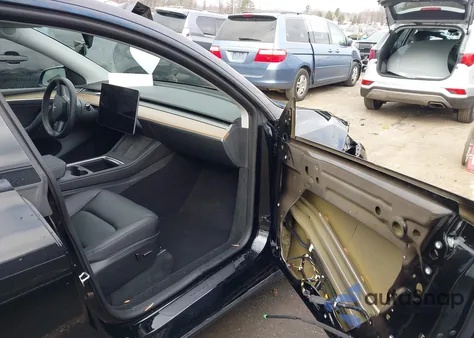 2023 Tesla Model Y Awd/Long Range Dual Motor All-Wheel Drive из США, поврежденный, VIN 7SAYGDEE0PA098842